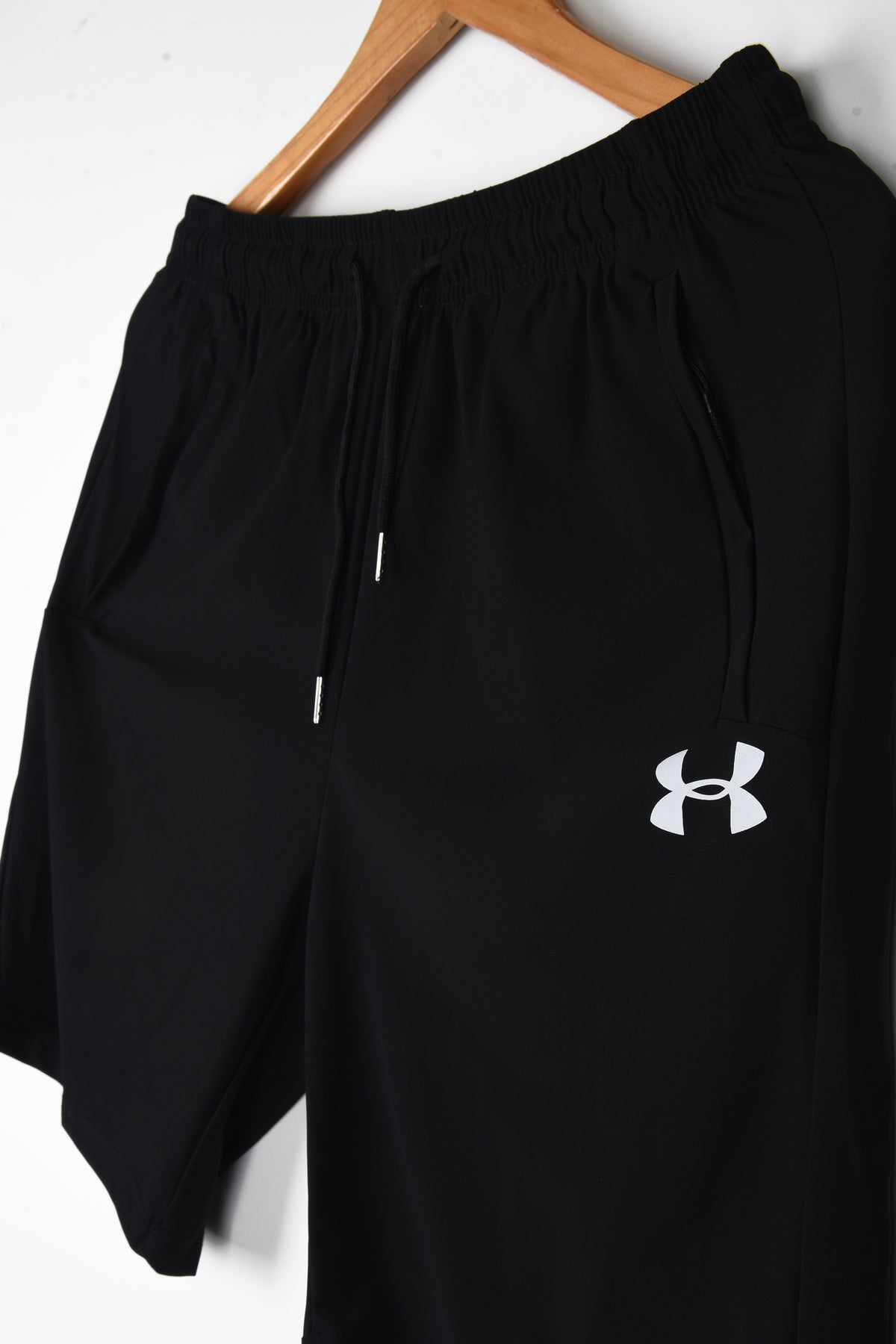 UNDER ARMOUR DRI-FIT TRAINING SHORTS