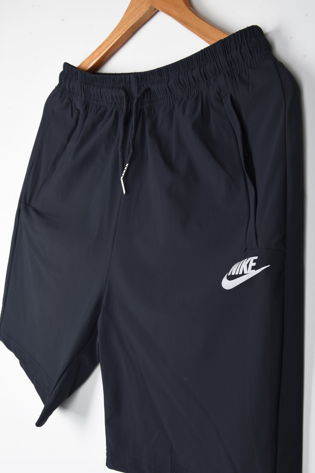 NIKE DRI-FIT TRAINING SHORTS (GREY)