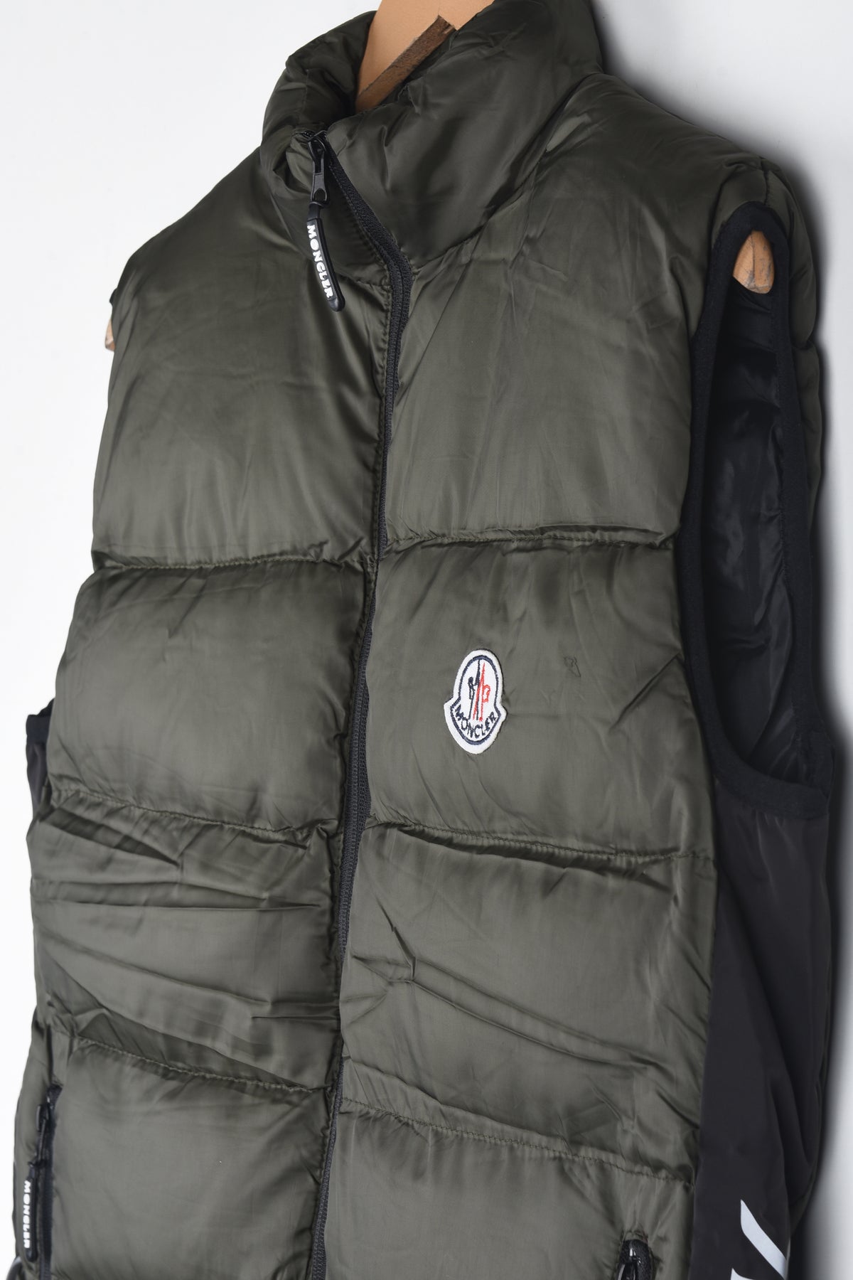MONCLER PUFFER GILET