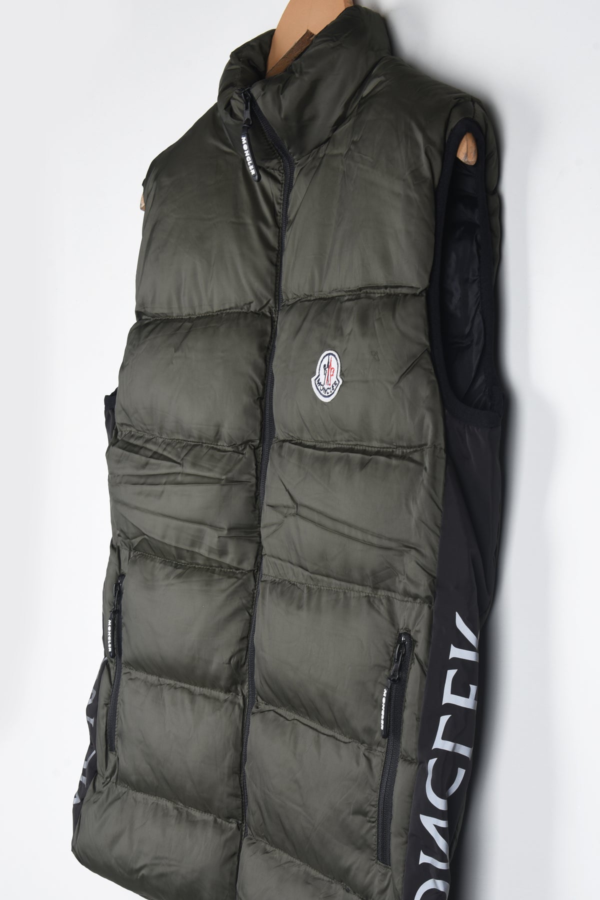 MONCLER PUFFER GILET