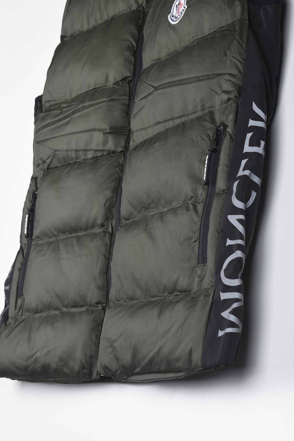 MONCLER PUFFER GILET