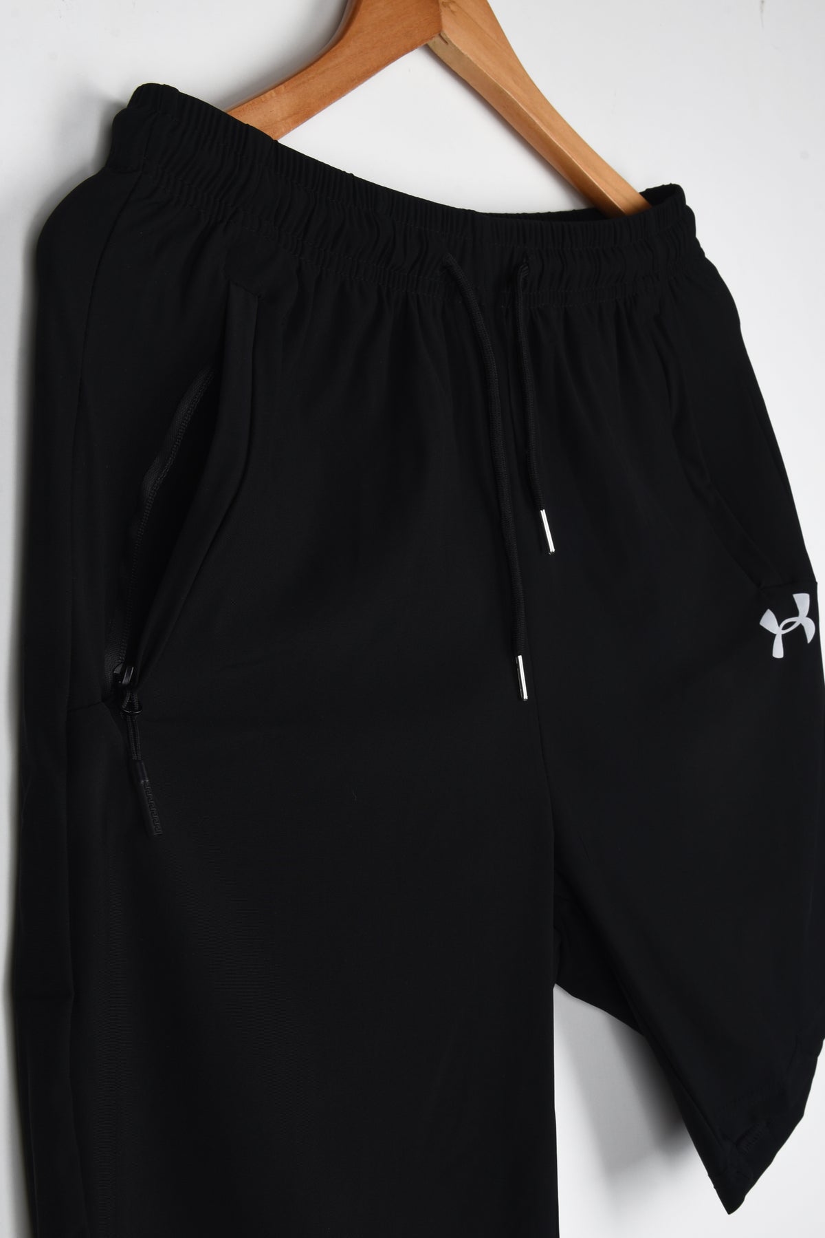 UNDER ARMOUR DRI-FIT TRAINING SHORTS