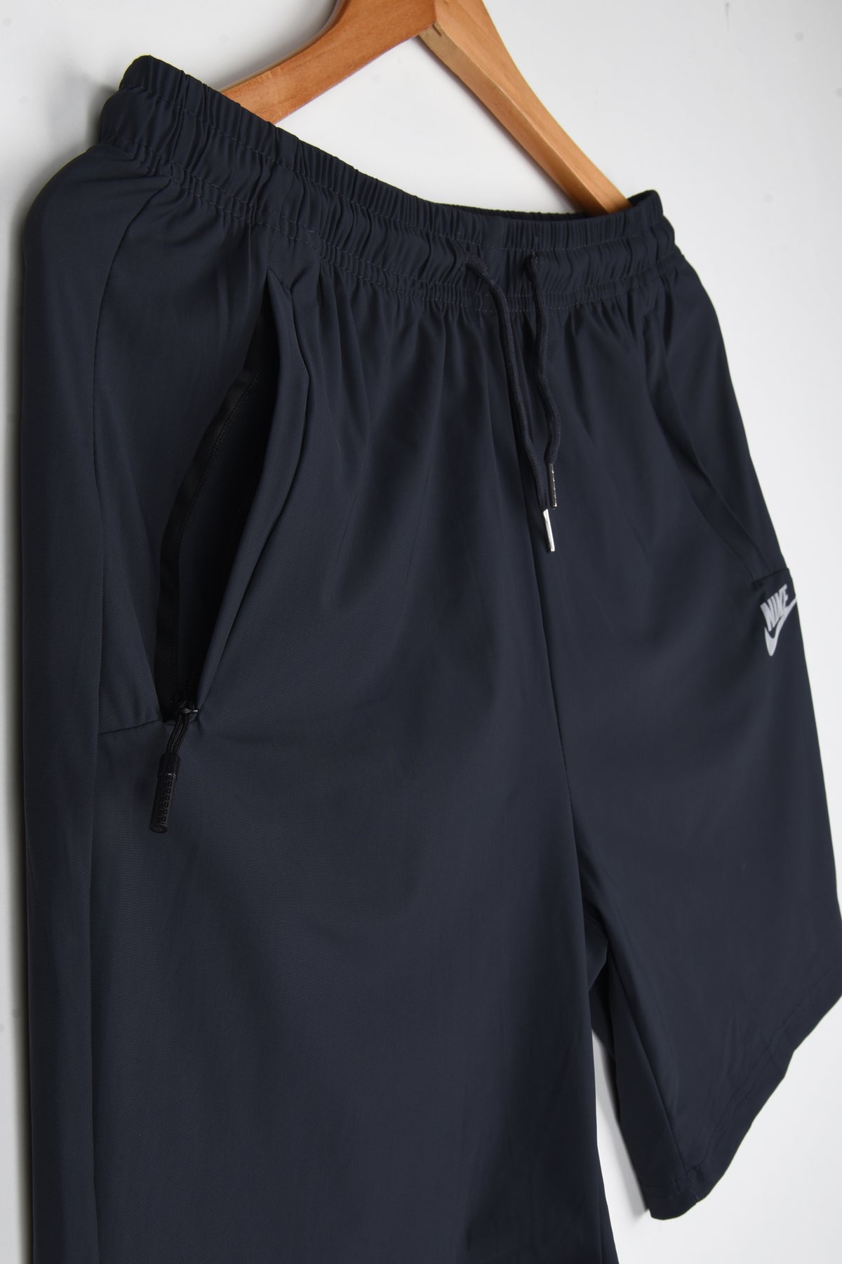 NIKE DRI-FIT TRAINING SHORTS (GREY)