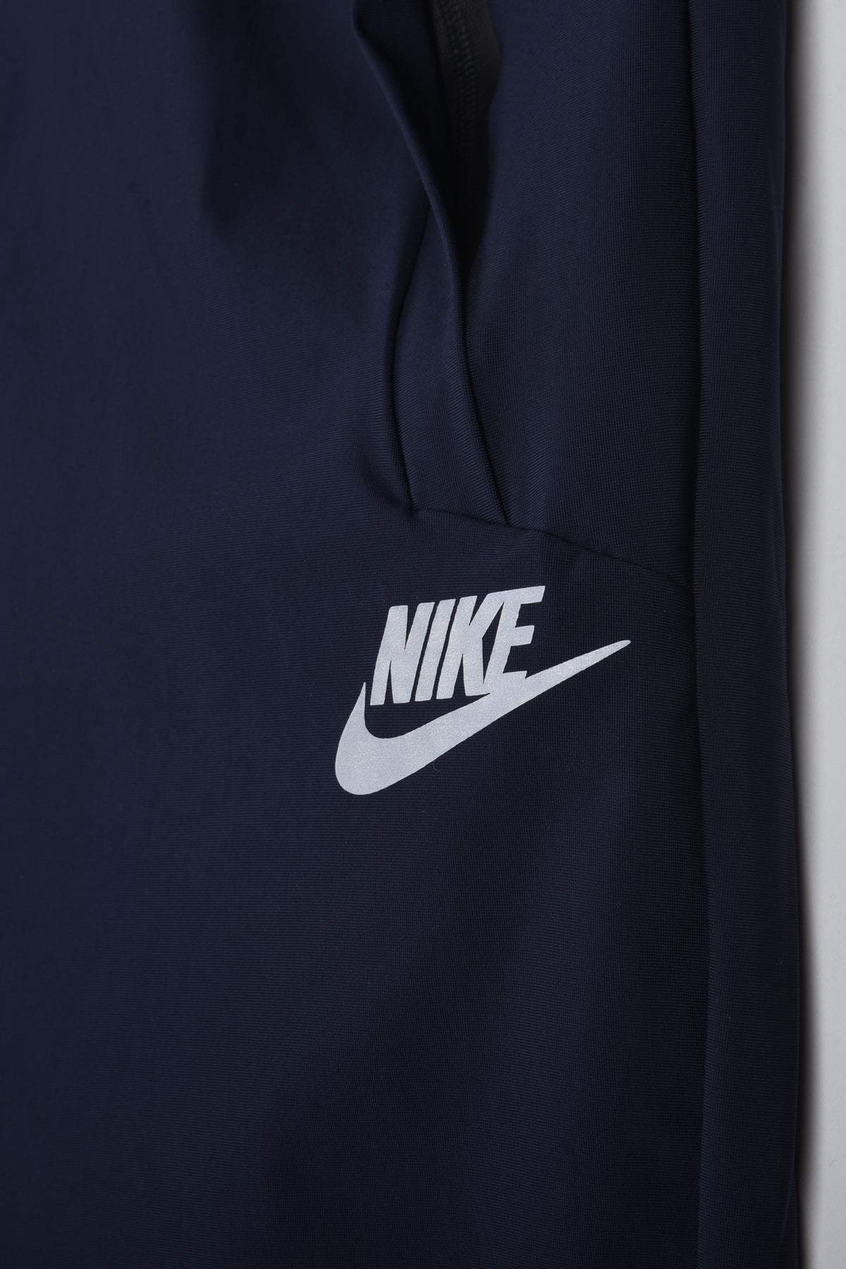 NIKE DRI-FIT TRAINING SHORTS (NAVY)