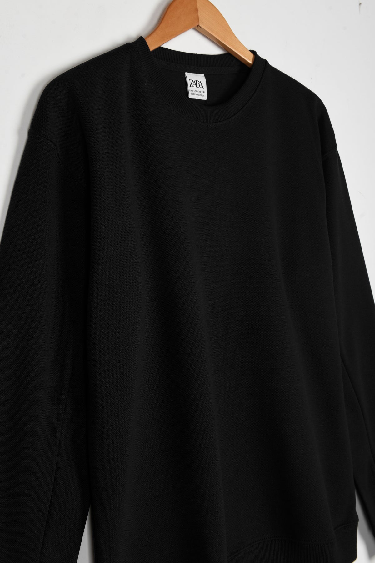 ZARA BASIC SWEATSHIRT (BLACK)