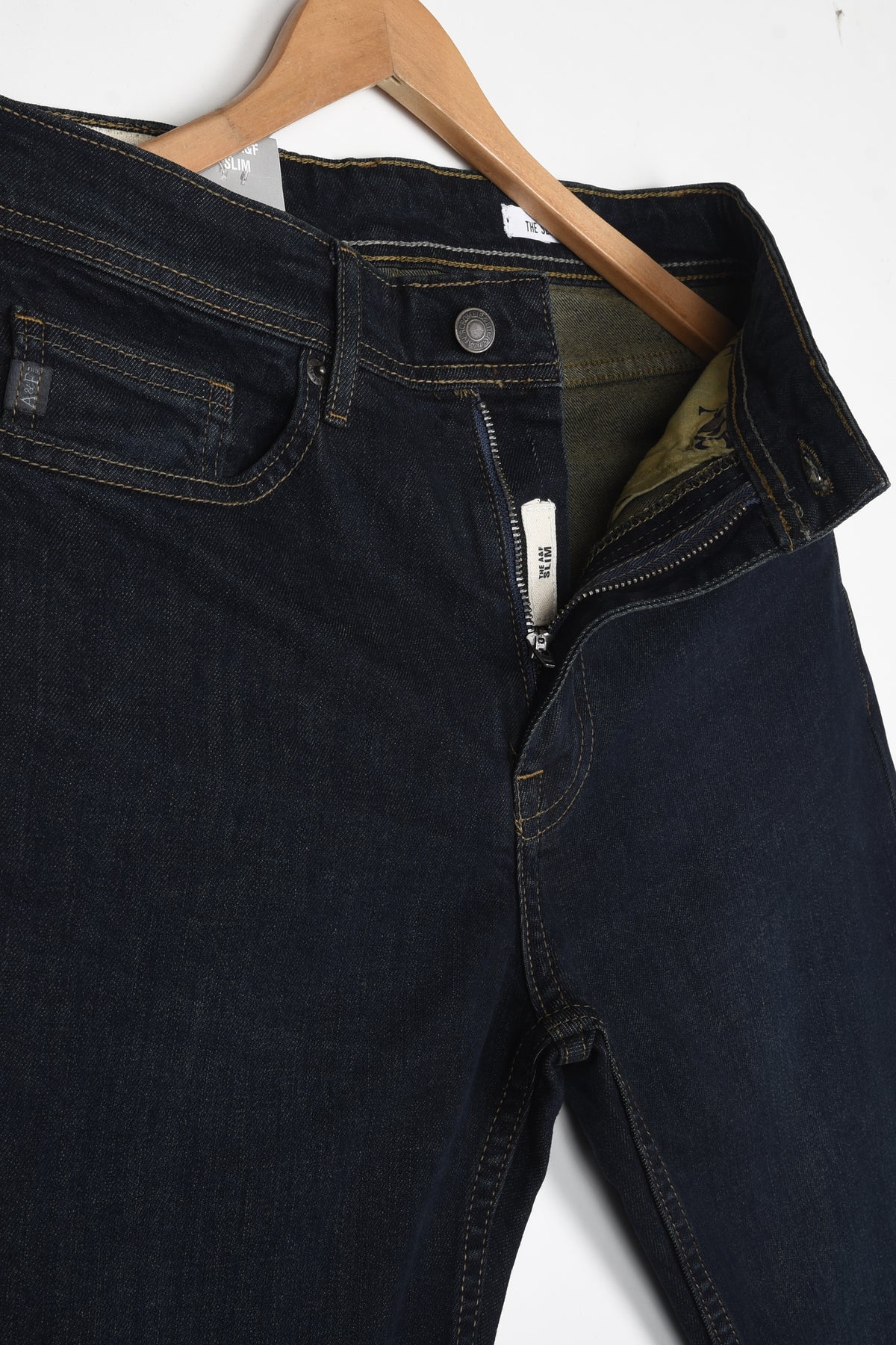 A&amp;F CLASSIC RIGID JEANS