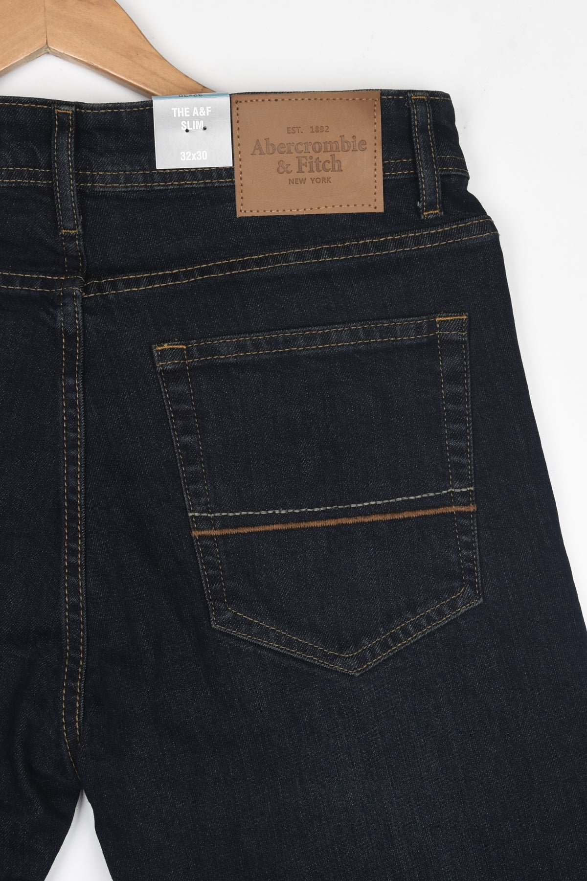 A&amp;F CLASSIC RIGID JEANS