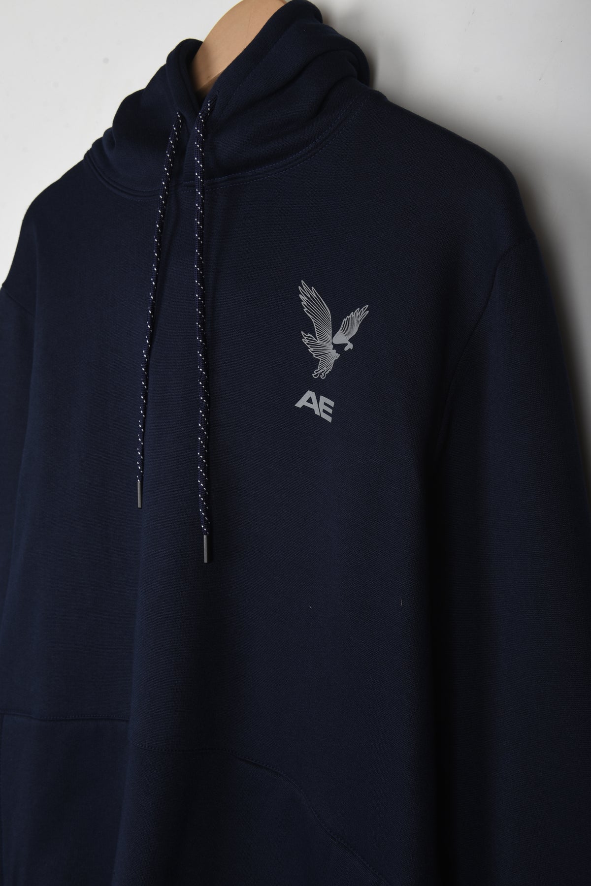 AMRICAN EAGLE PRINTED LOGO FLEECE HOODIE (NAVY)