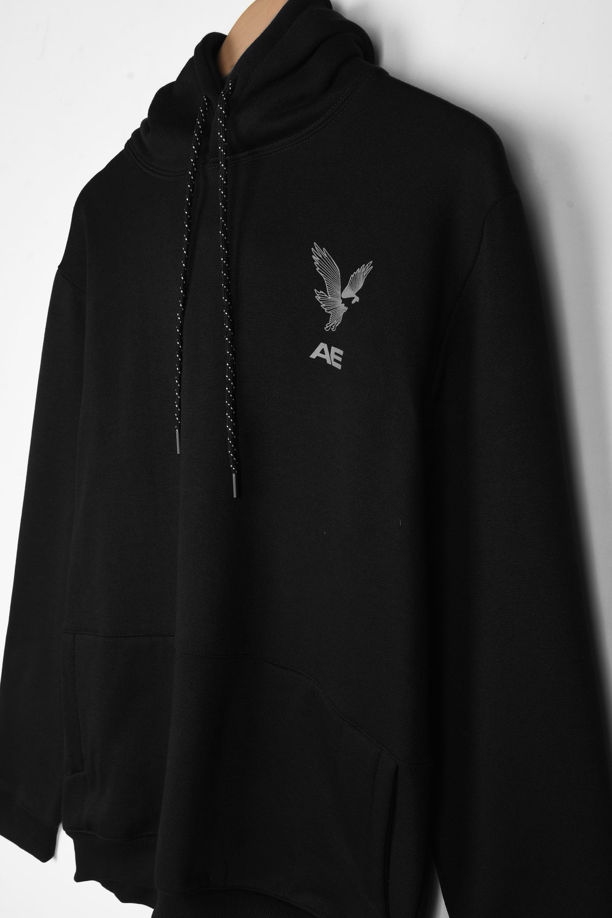 AMRICAN EAGLE PRINTED LOGO FLEECE HOODIE (BLACK)