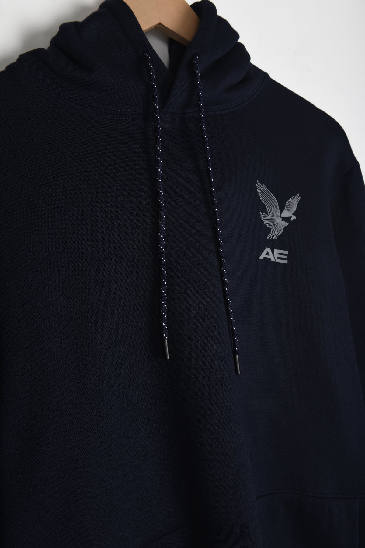 AMRICAN EAGLE PRINTED LOGO FLEECE HOODIE (NAVY)