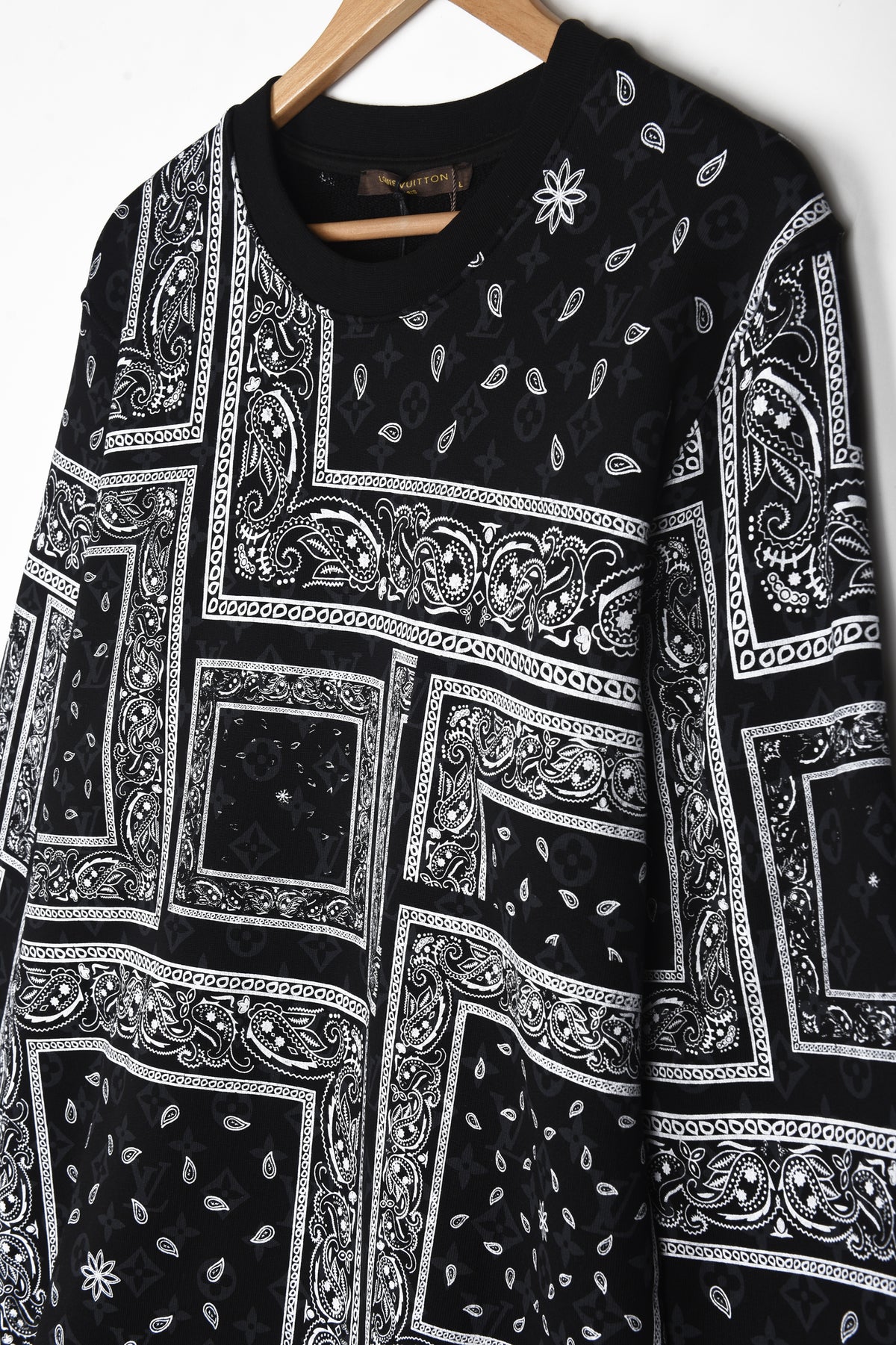 LV BANDANA PRINT SWEATSHIRT