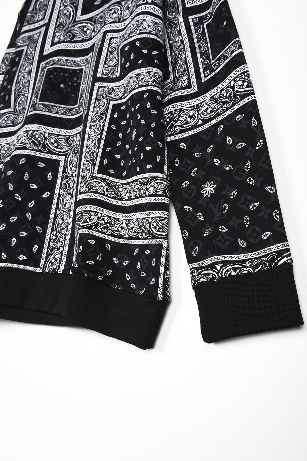 LV BANDANA PRINT SWEATSHIRT