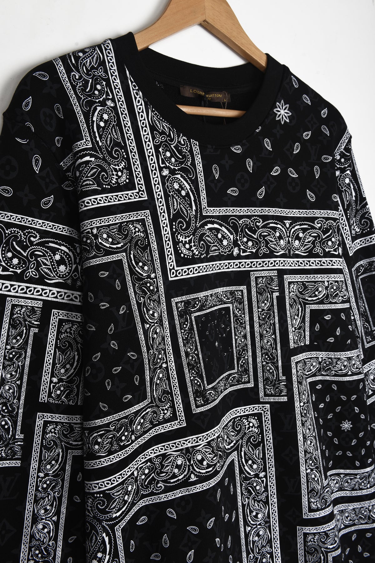 LV BANDANA PRINT SWEATSHIRT