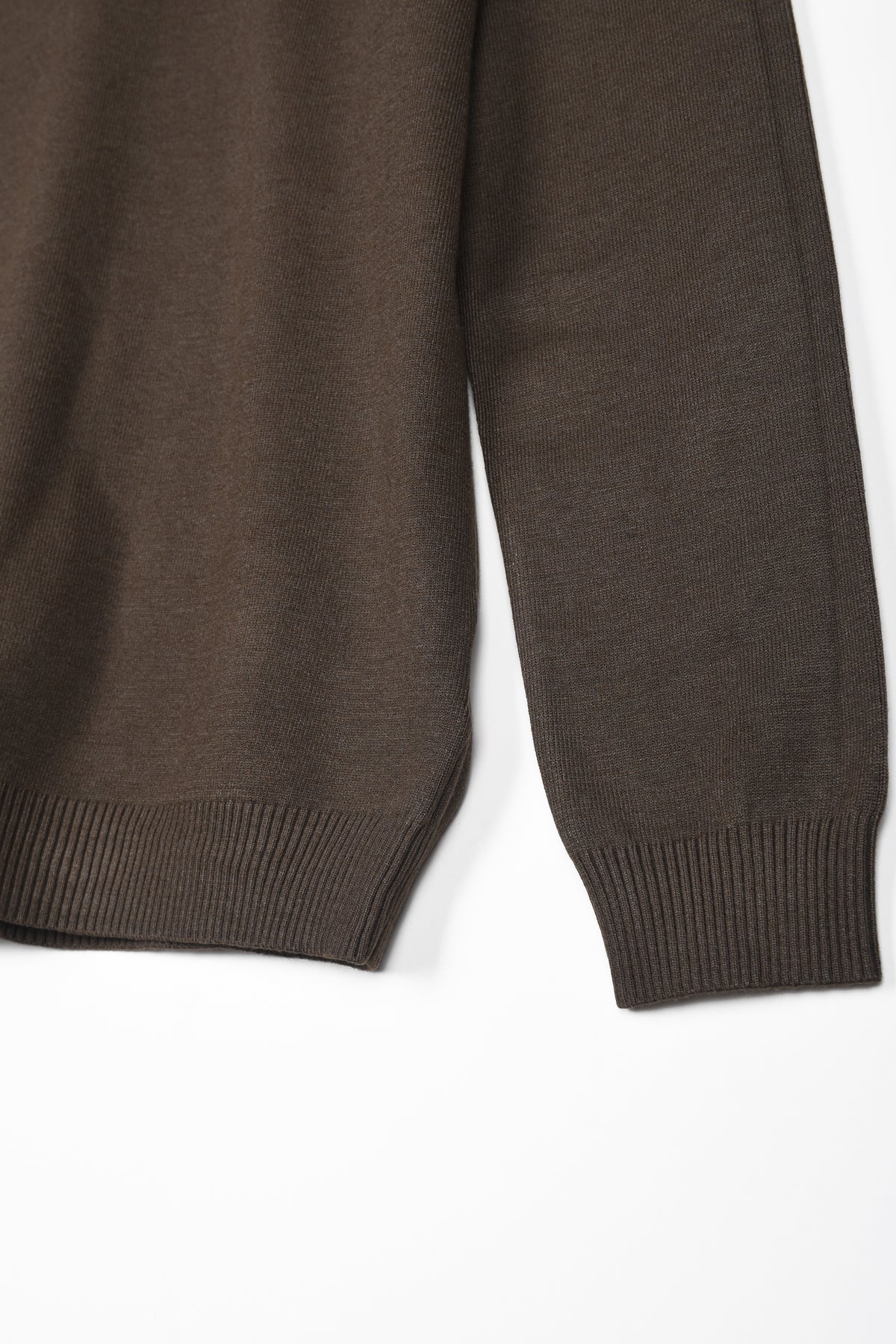 CREW NECK CLASSIC SWEATER