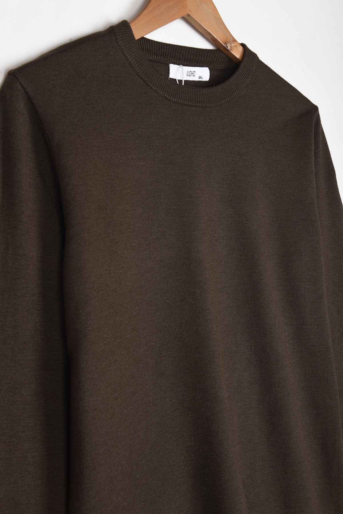 CREW NECK CLASSIC SWEATER