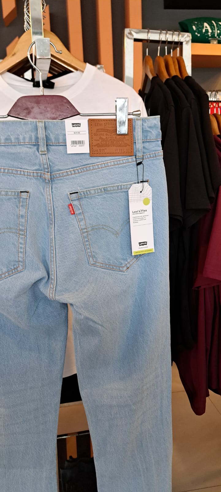 LEVI&#39;S Straight Fit Classic Denim