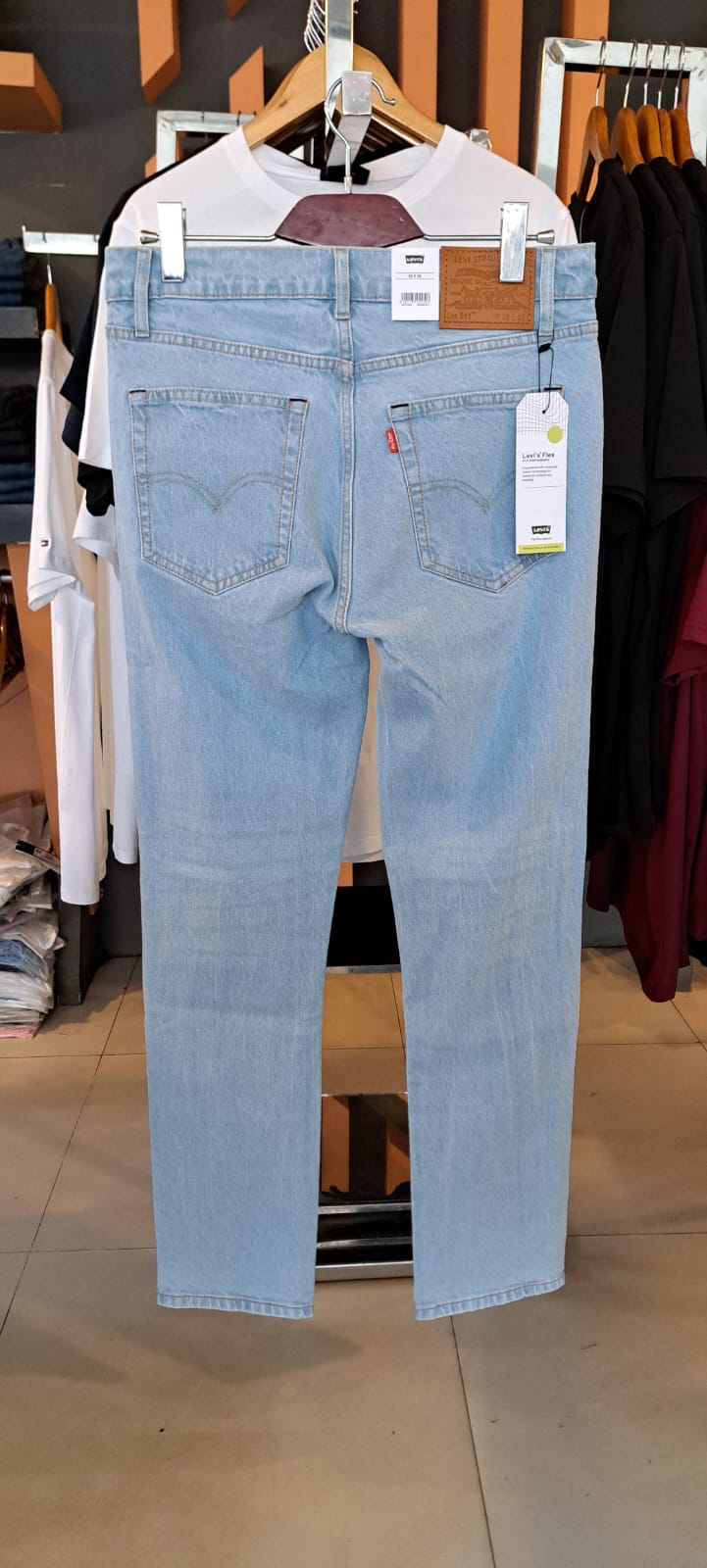 LEVI&#39;S Straight Fit Classic Denim