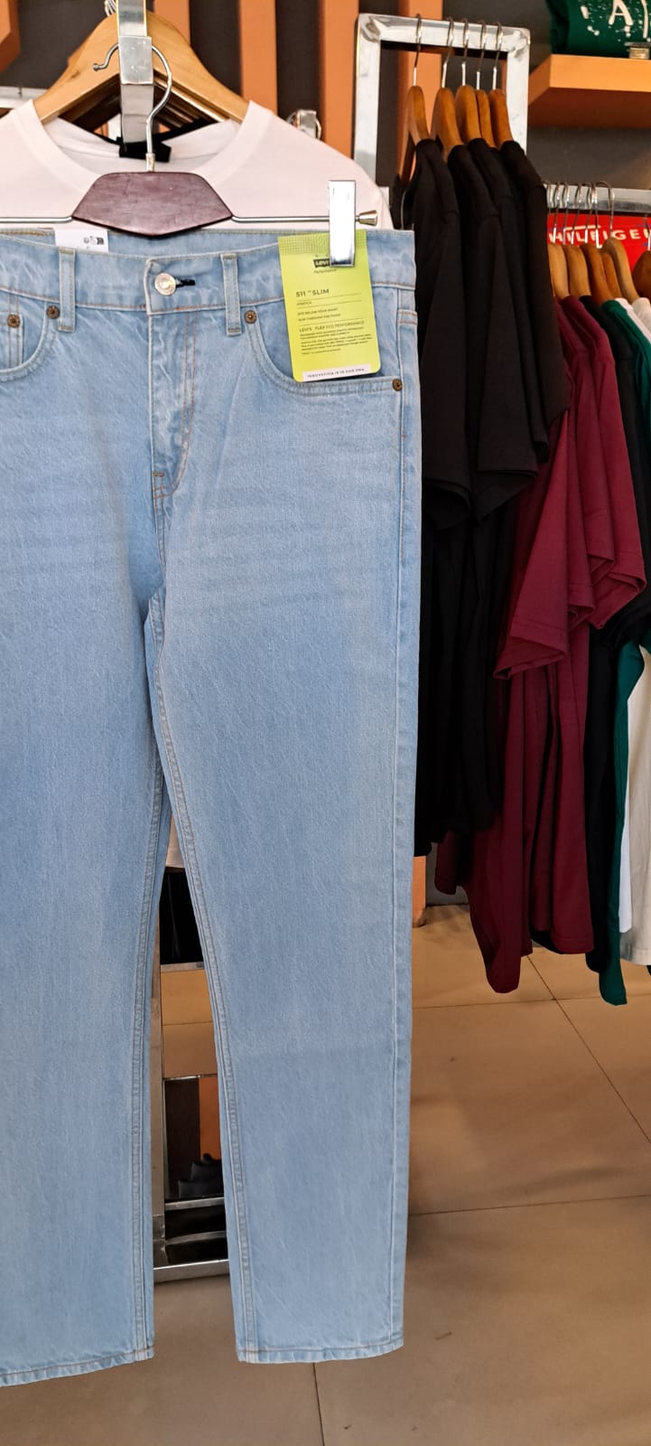 LEVI&#39;S Straight Fit Classic Denim