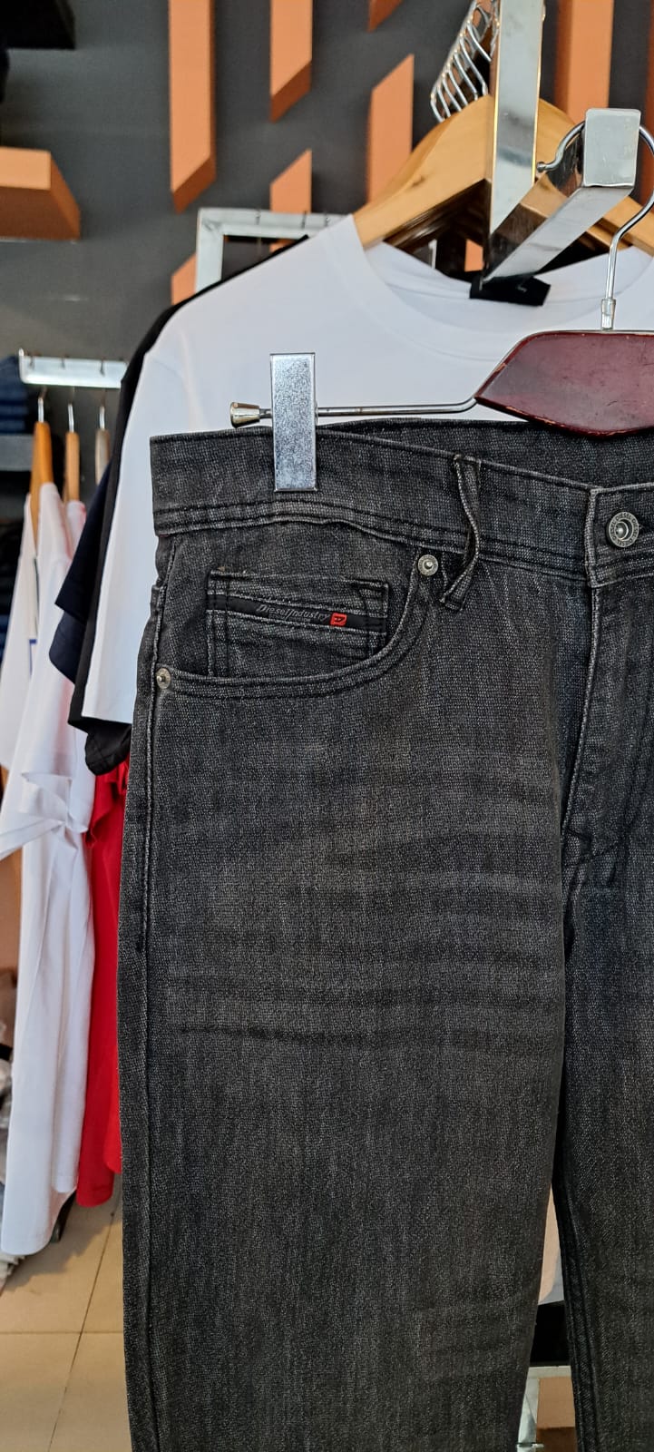 DIESEL Straight Fit JEANS