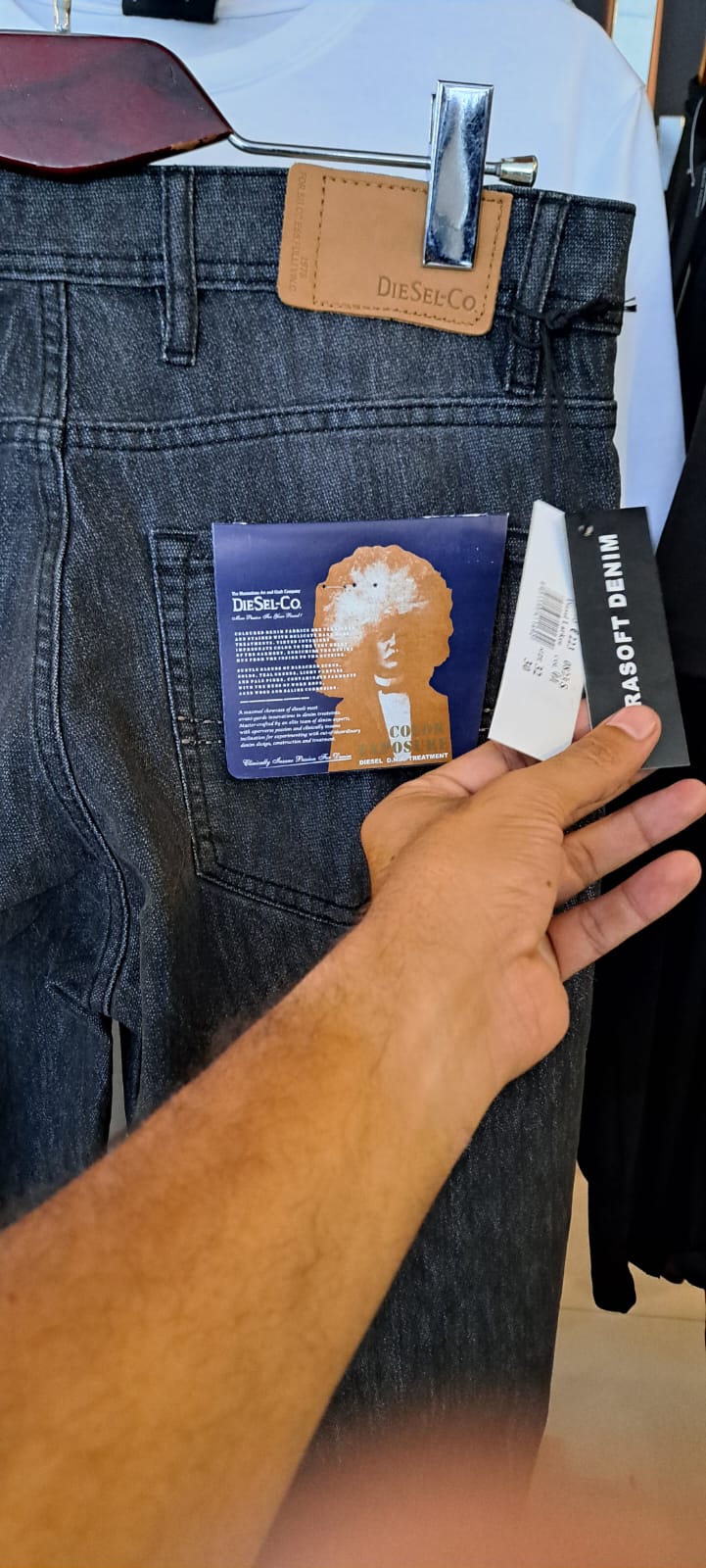 DIESEL Straight Fit JEANS