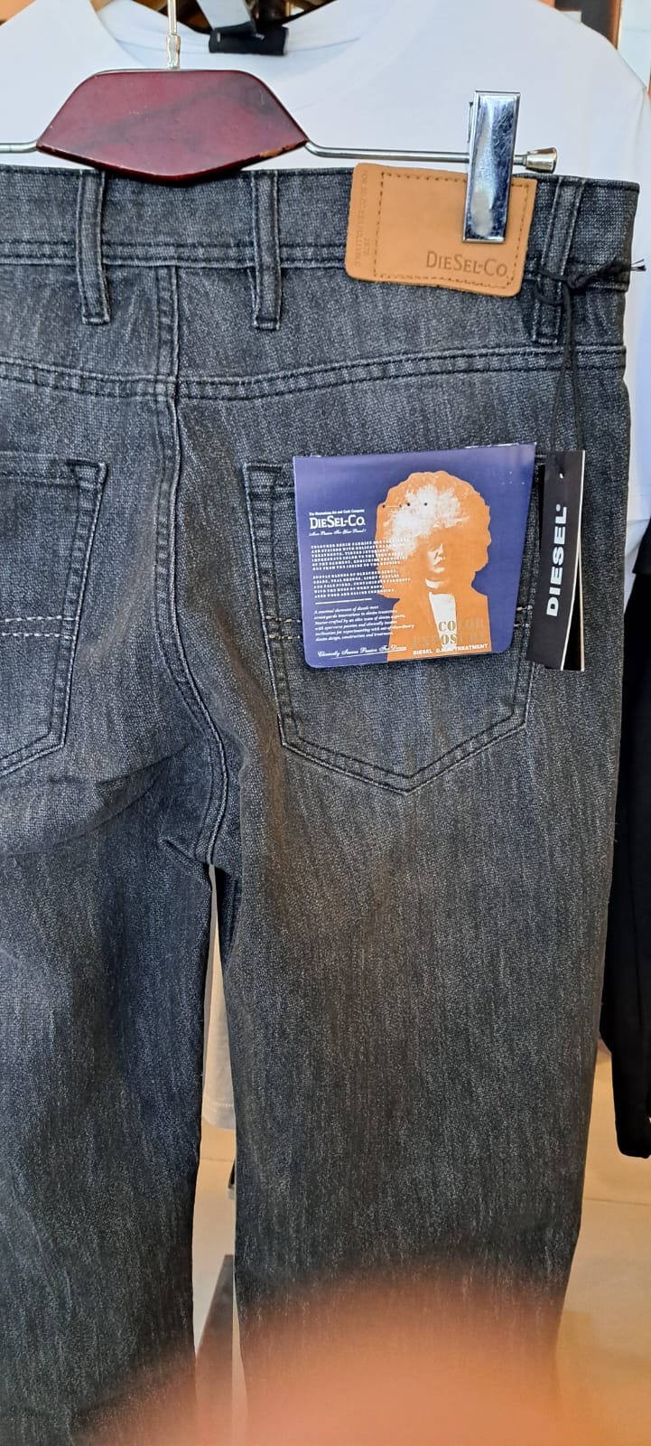 DIESEL Straight Fit JEANS