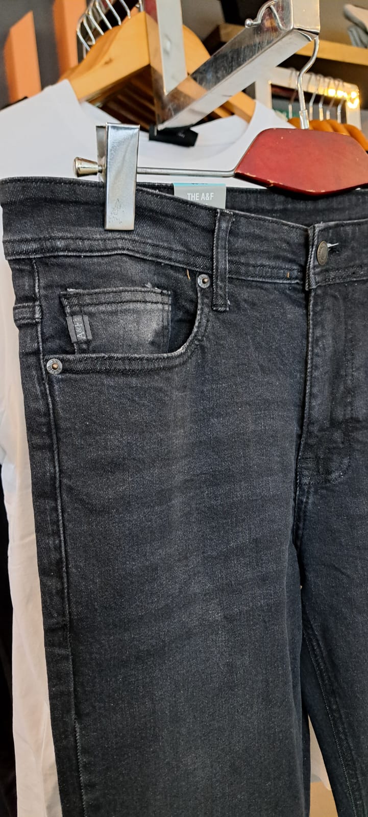 A&amp;F Straight Fit JEANS