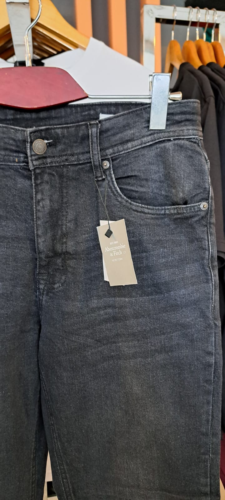 A&amp;F Straight Fit JEANS