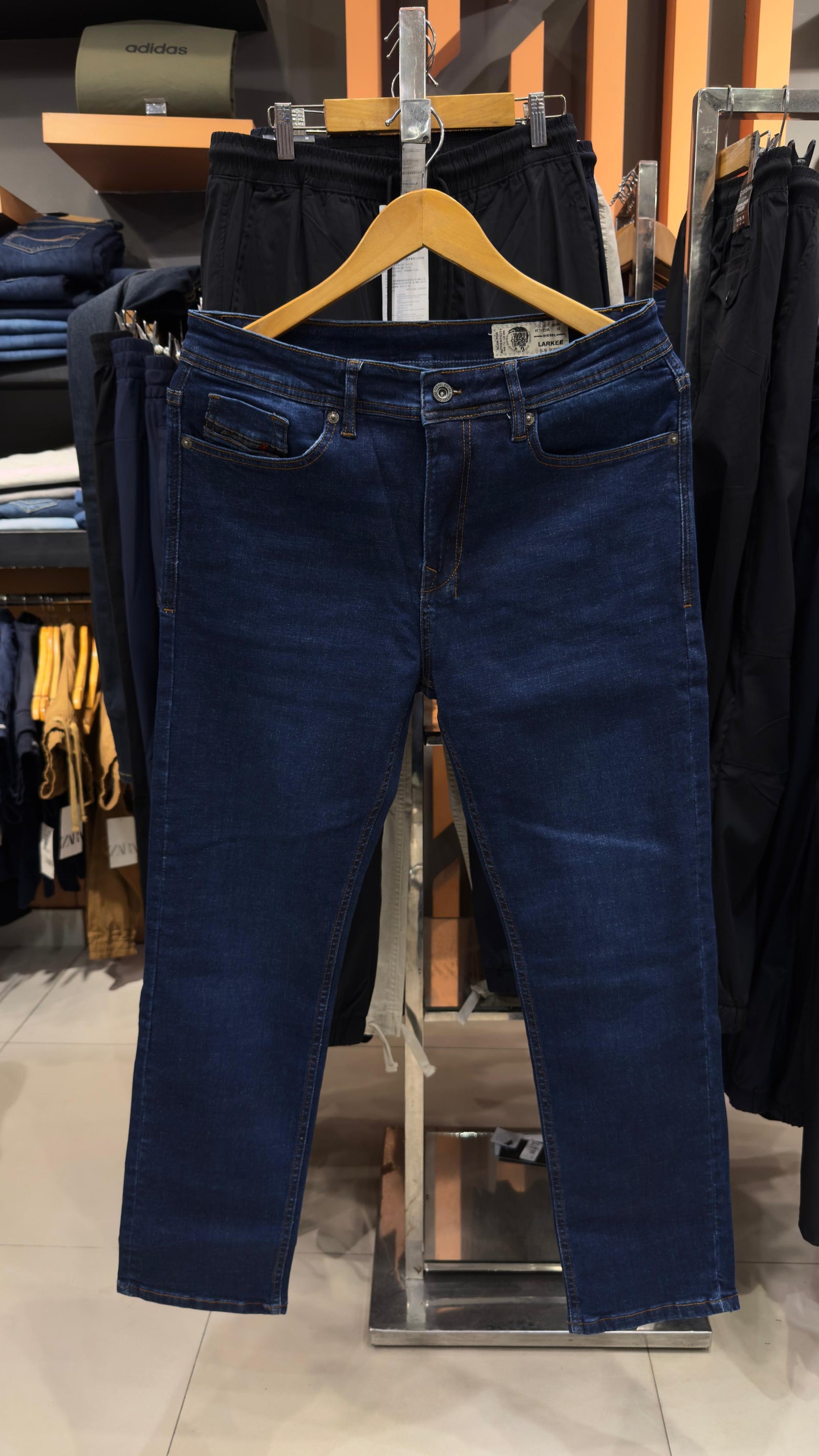 DIESEL Straight Fit JEANS