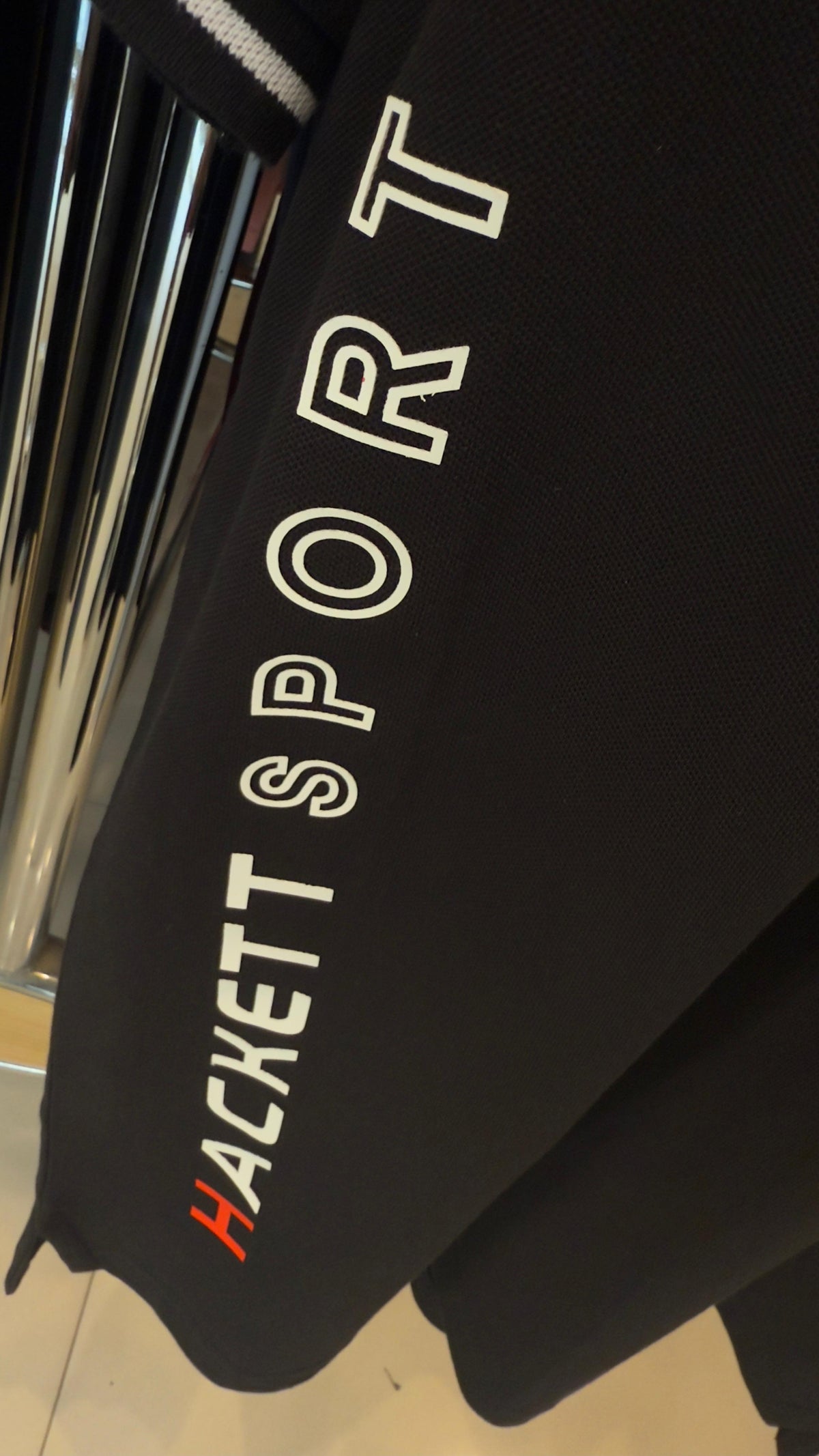 HACKETT VERTICAL PRINTED LOGO POLO