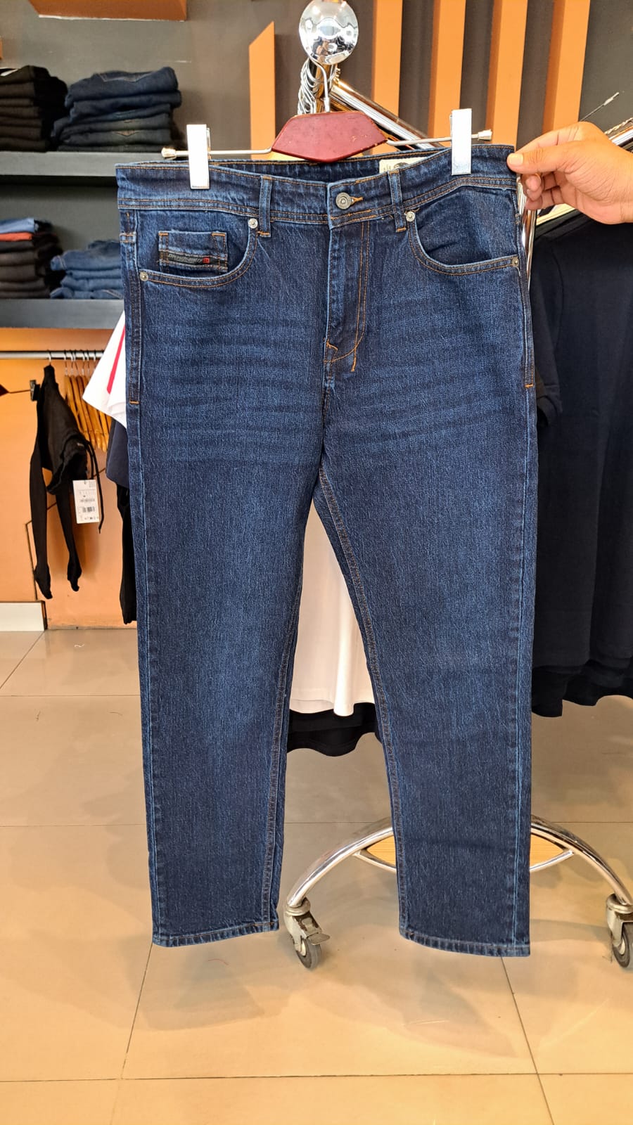 DIESEL Straight Slim JEANS