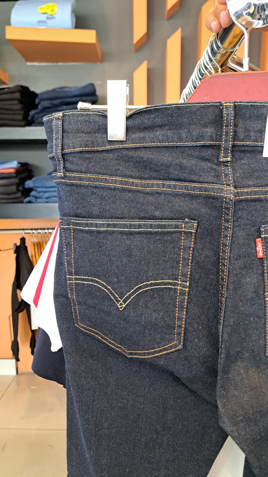 LEVI&#39;S Slim Fit Classic Denim