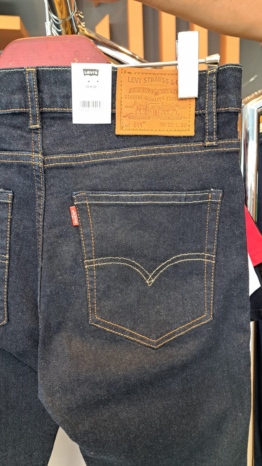 LEVI&#39;S Slim Fit Classic Denim