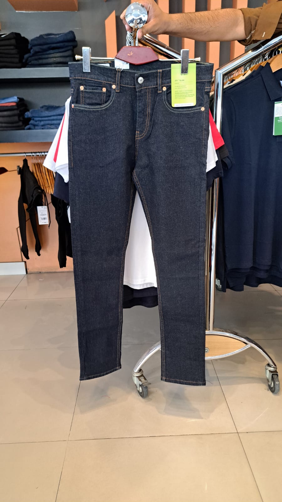 LEVI'S Slim Fit Classic Denim