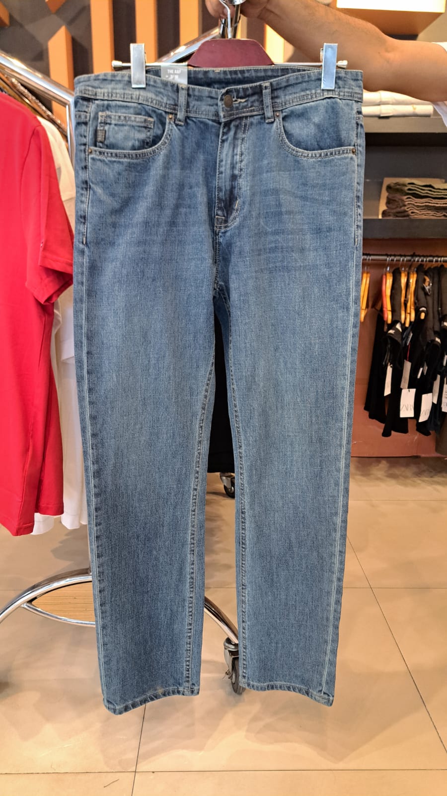 A&amp;F Straight Slim  JEANS