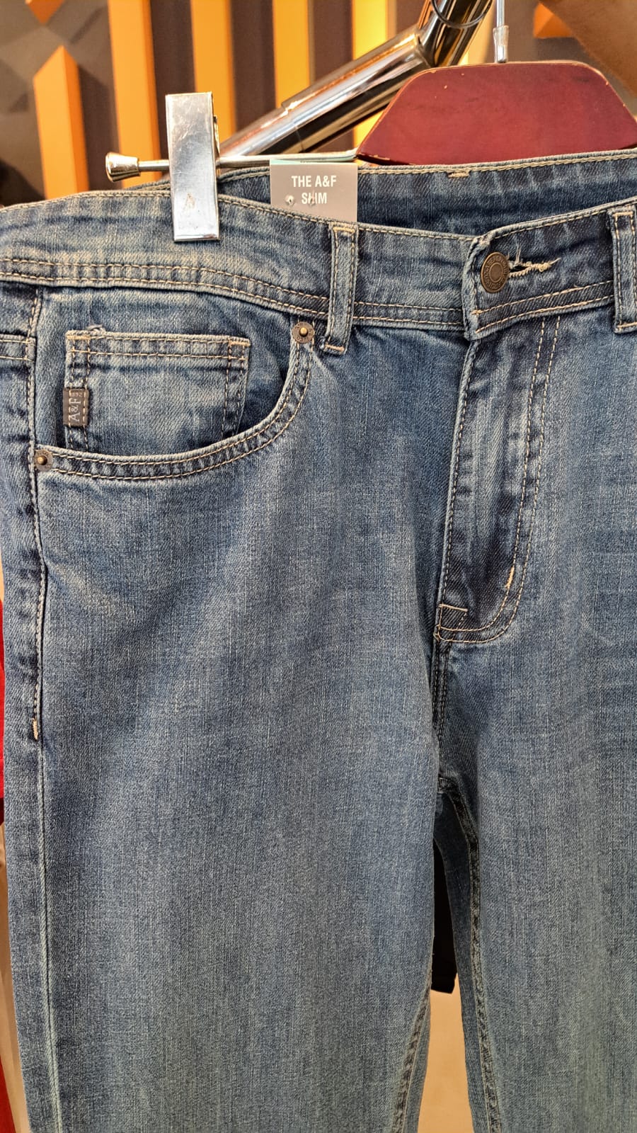 A&amp;F Straight Slim  JEANS