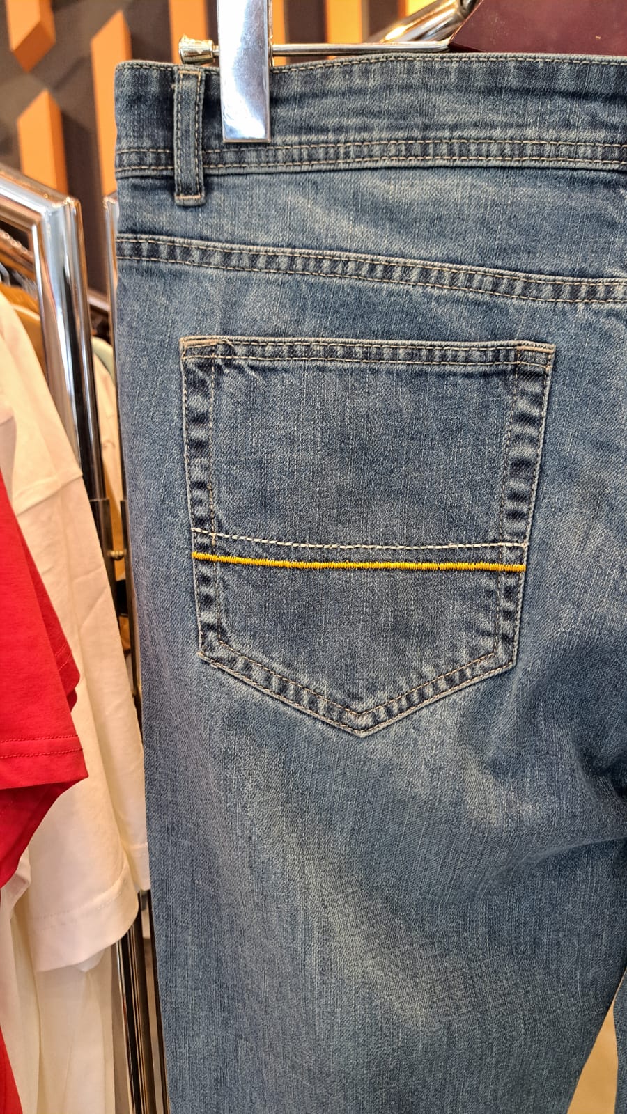 A&amp;F Straight Slim  JEANS