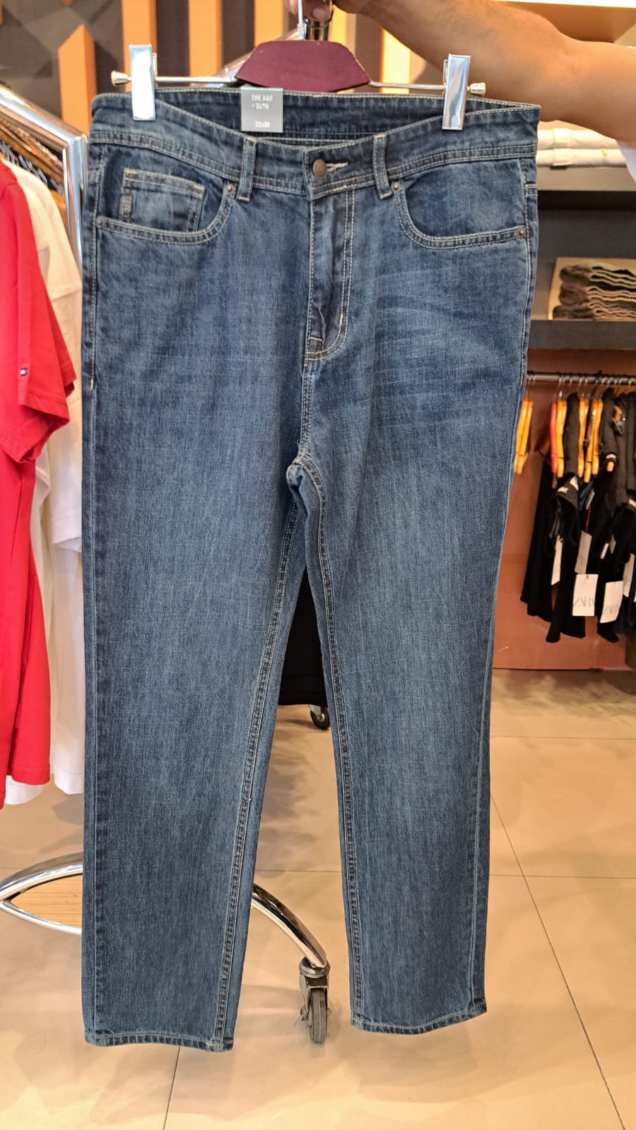 A&F Straight Slim  JEANS