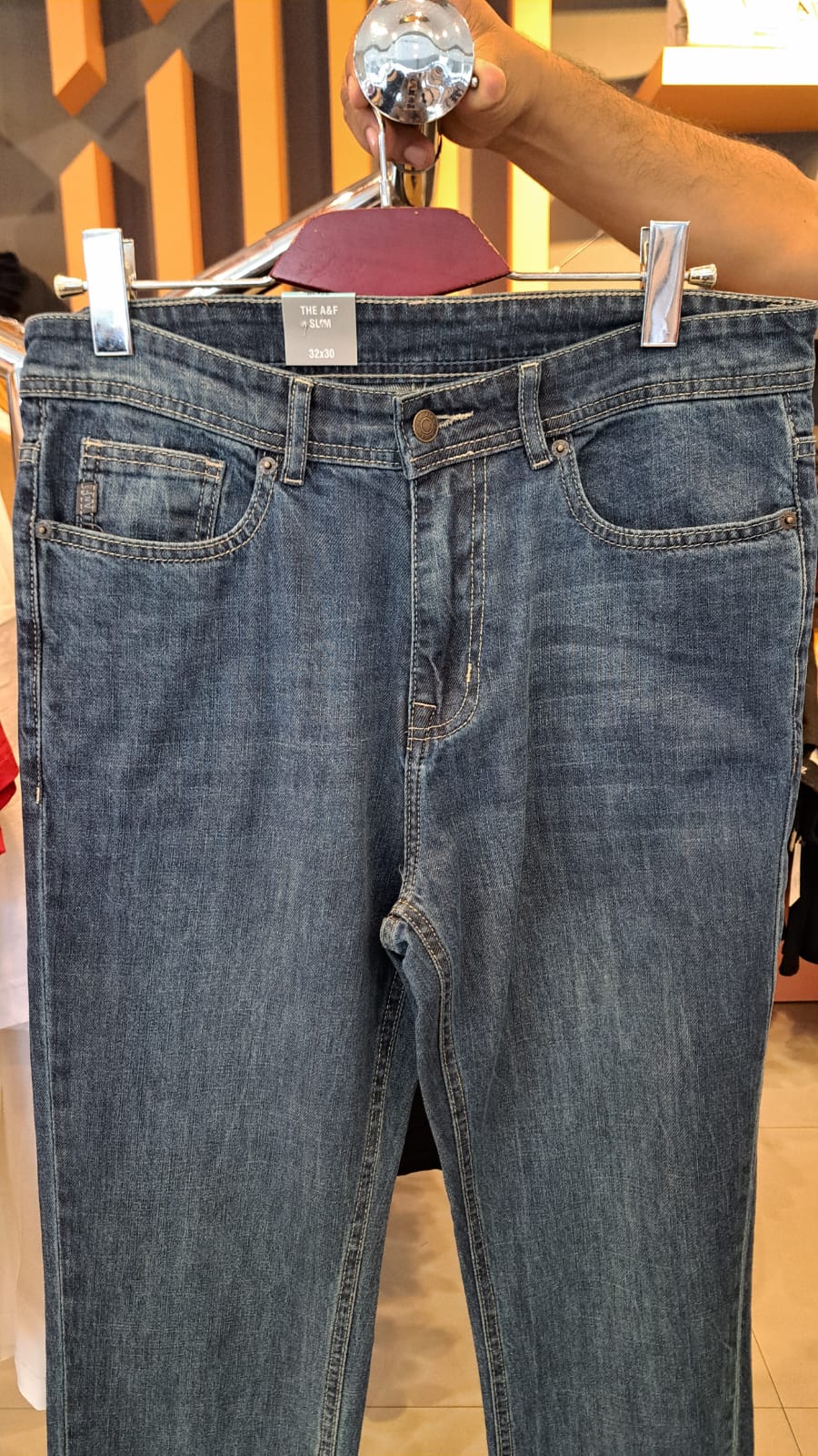 A&amp;F Straight Slim  JEANS