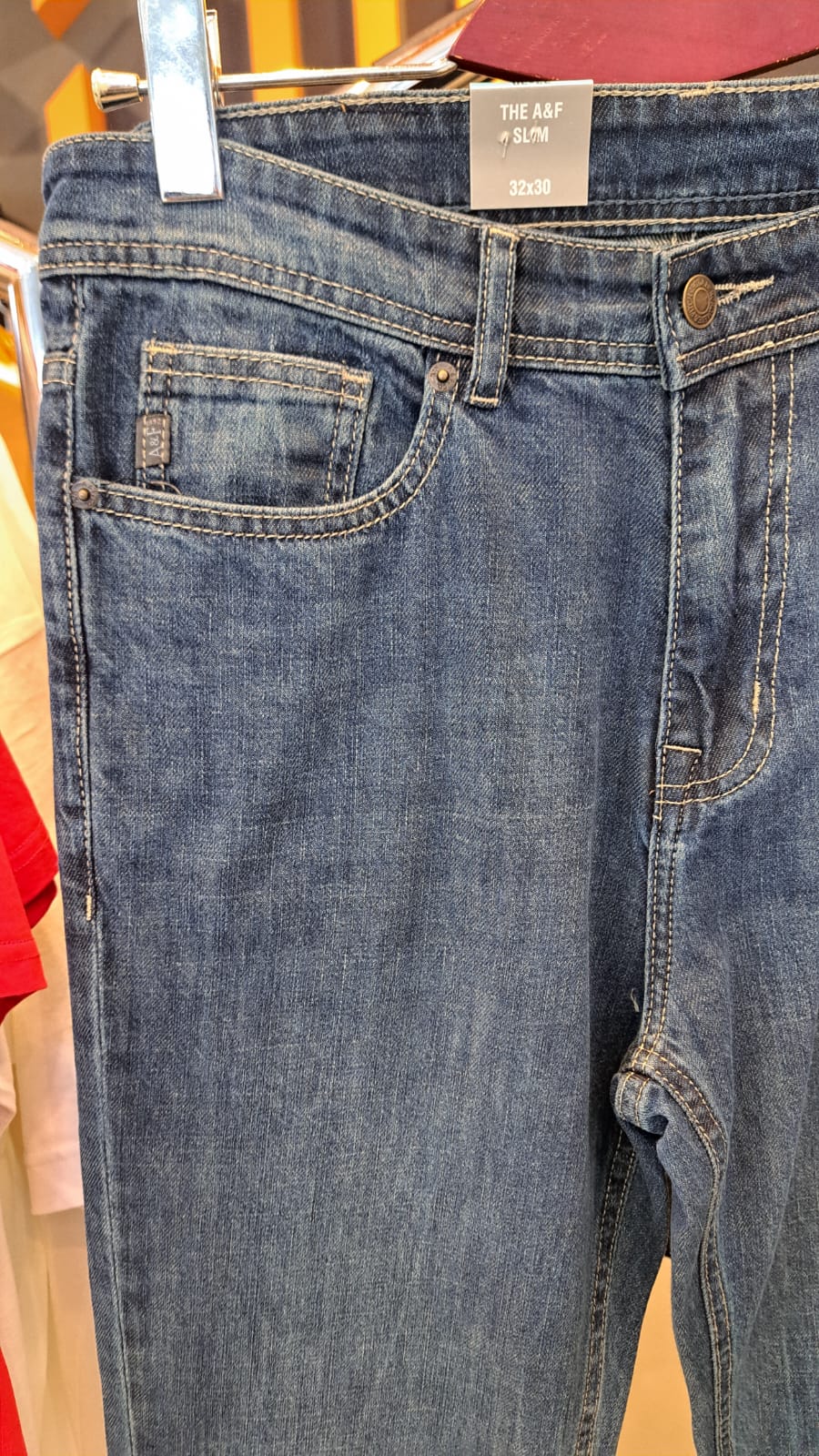 A&amp;F Straight Slim  JEANS