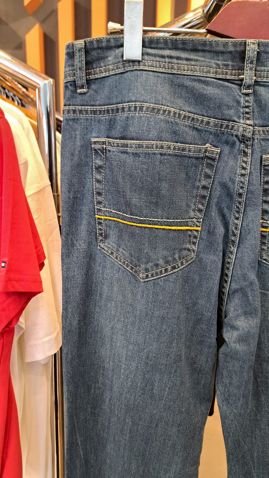 A&amp;F Straight Slim  JEANS