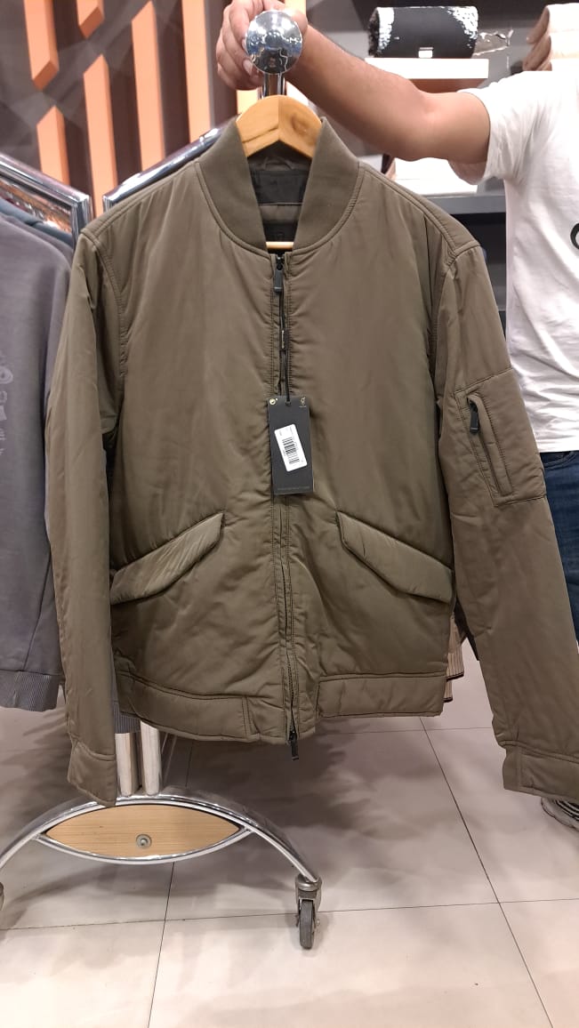 Jacket with Pockets and Classic Collar