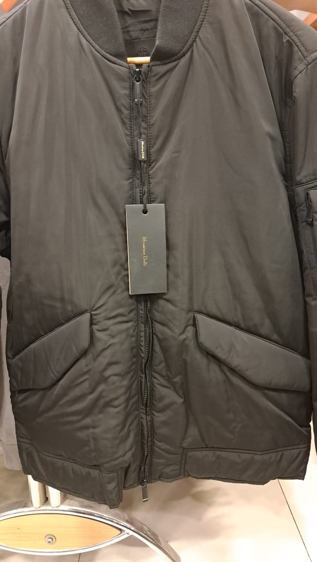 Jacket with Pockets and Classic Collar