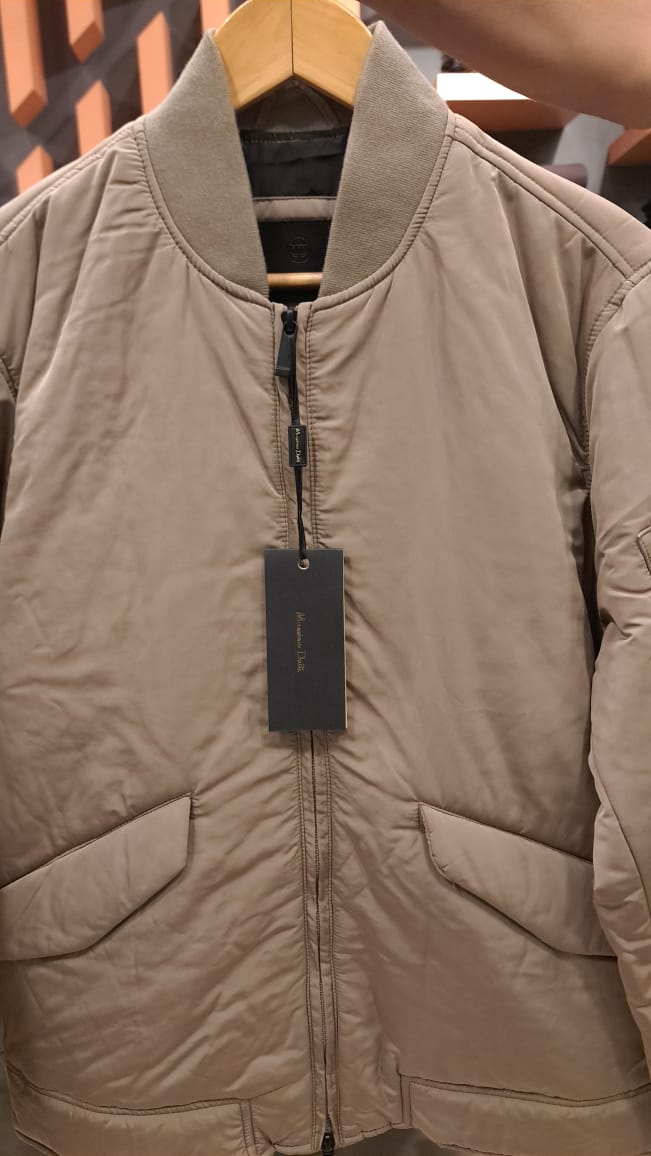 Jacket with Pockets and Classic Collar