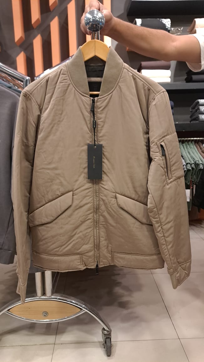 Jacket with Pockets and Classic Collar