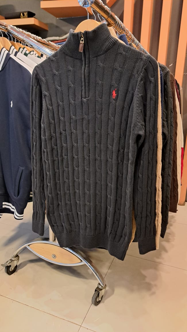 Cable Knit Small Pony Quarter Zippers (Black)