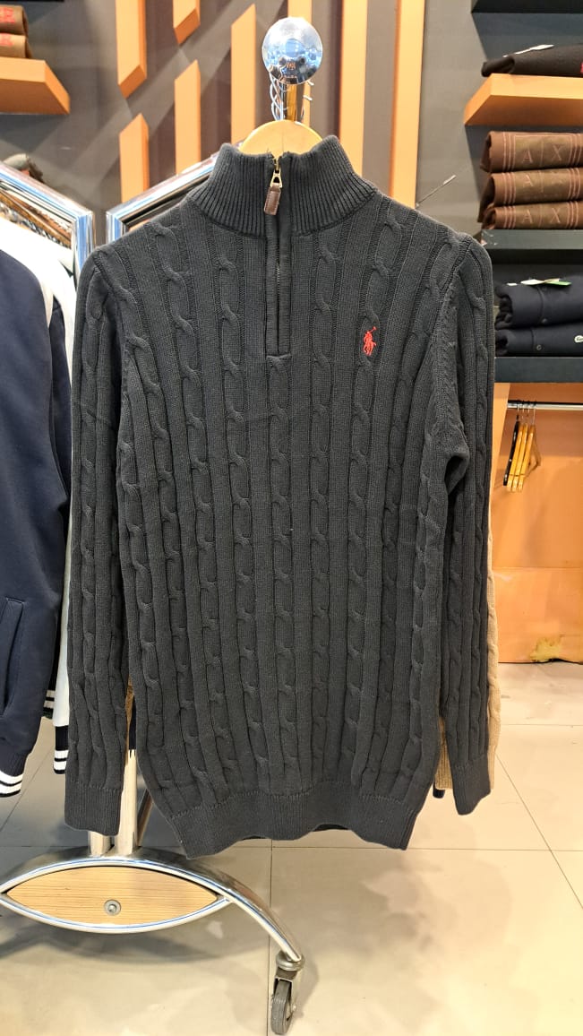 Cable Knit Small Pony Quarter Zippers (Black)