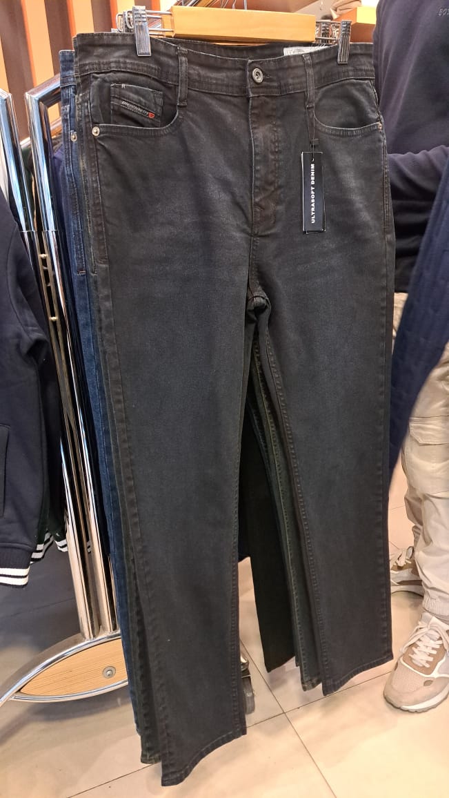 DIESEL Straight Slim  JEANS