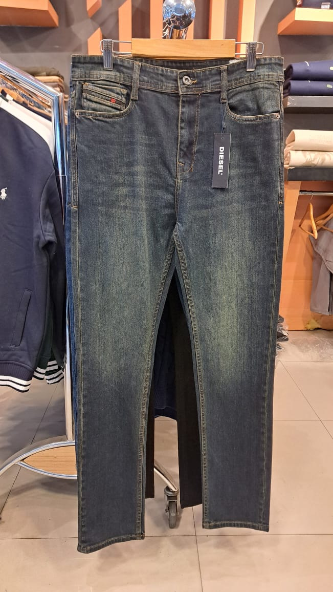 DIESEL Straight Slim  JEANS