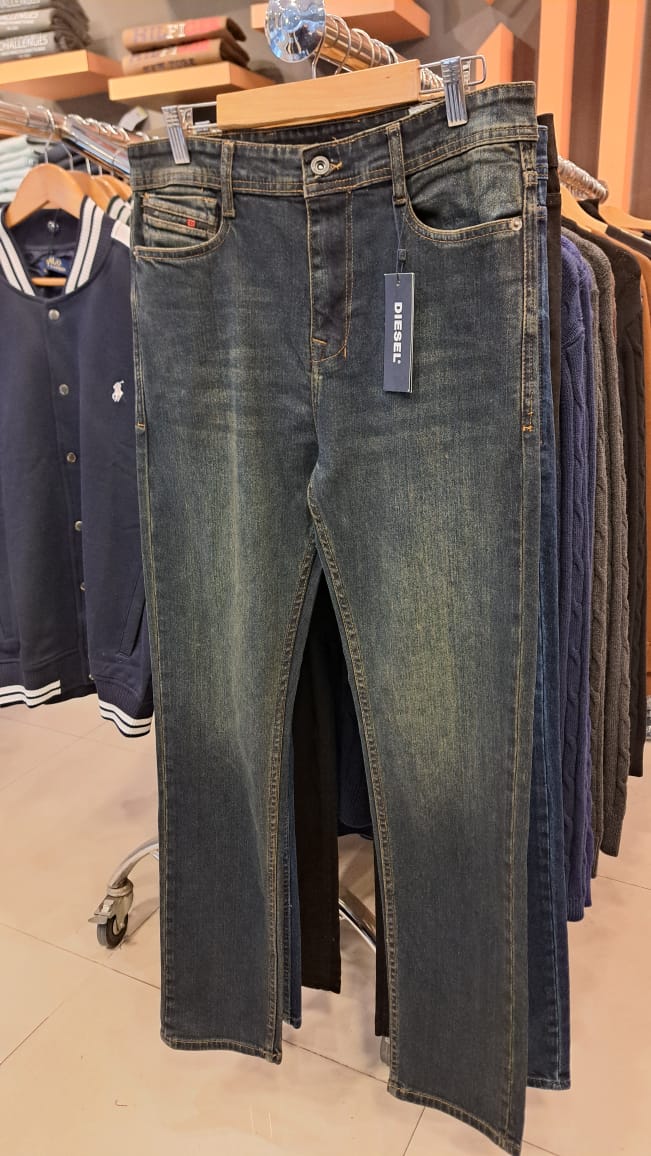 DIESEL Straight Slim  JEANS