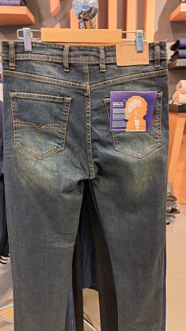 DIESEL Straight Slim  JEANS